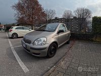 Usata Toyota Yaris Sol 65 CV (47 kW) 2004 Grigio Utilitaria