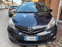 Usata Toyota Yaris Lounge 99 CV (72 kW) 2012 Grigio Utilitaria