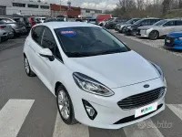 Usata Ford Fiesta Titanium 85 CV (62 kW) 2018 Bianco Utilitaria
