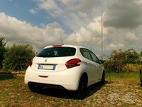 Usata Peugeot 208 102 CV (75 kW) 2019 Bianco Utilitaria