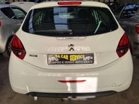 Usata Peugeot 208 Active 75 CV (55 kW) 2017 Bianco Utilitaria