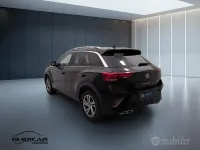 Usata VW T-Roc R-line 110 CV (80 kW) 2023 Nero SUV
