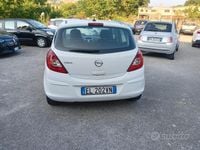 Usata Opel Corsa 75 CV (55 kW) 2012 Bianco Berlina