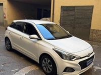 Usata Hyundai i20 75 CV (55 kW) 2020 Bianco pastello Berlina