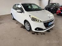 Usata Peugeot 208 Active 74 CV (54 kW) 2016 Bianco Utilitaria