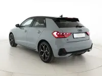 Nuova Audi A1 Sportback Ambiente 116 CV (85 kW) 2026 Grigio freccia perla nero mito metallizzato Utilitaria