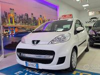 Usata Peugeot 107 68 CV (50 kW) 2009 Bianco Utilitaria