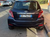 Usata Toyota Yaris 68 CV (50 kW) 2012 Blu Utilitaria