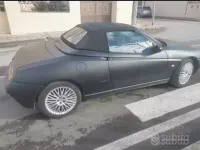 Usata Alfa Romeo Spider 128 CV (94 kW) 1999 Nero Cabrio