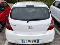 Usata Hyundai i20 Edition 77 CV (56 kW) 2011 Bianco Utilitaria
