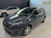 Usata Ford Fiesta 82 CV (60 kW) 2009 Grigio Berlina