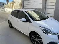 Usata Peugeot 208 68 CV (50 kW) 2015 Utilitaria