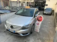 Usata Mercedes B180 Executive 109 CV (80 kW) 2014 Grigio Utilitaria