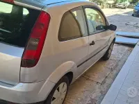 Usata Ford Fiesta 73 CV (53 kW) 2005 Utilitaria