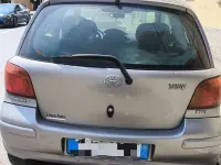 Usata Toyota Yaris Sol 68 CV (50 kW) 2004 Grigio Berlina