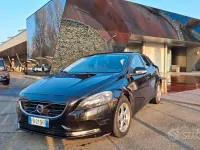Usata Volvo V40 120 CV (88 kW) 2015 Bluazzurro Berlina