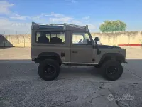 Usata Land Rover Defender 113 CV (83 kW) 1997 SUV