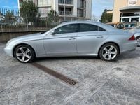 Usata Mercedes CLS320 224 CV (164 kW) 2006 Grigio Coupé