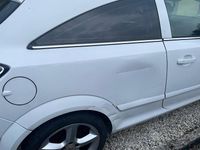 Usata Opel Astra GTC 110 CV (80 kW) 2009 Bianco Berlina