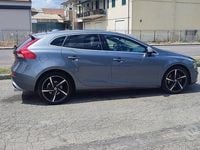 Usata Volvo V40 150 CV (110 kW) 2016 Grigio Berlina