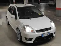 Usata Ford Fiesta ST 150 CV (110 kW) 2006 Bianco Utilitaria