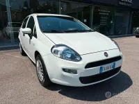 Usata Fiat Punto Street 69 CV (50 kW) 2015 Bianco Utilitaria