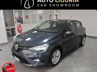 Käytetty Renault Clio V Techno 90 HP (66 kW) 2022 Harmaa Sedan