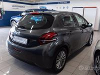 Usata Peugeot 208 Allure 82 CV (60 kW) 2017 Grigio Utilitaria