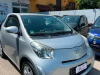 Usata Toyota iQ Sol 68 CV (50 kW) 2010 Argento Utilitaria