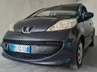 Usata Peugeot 107 54 CV (39 kW) 2008 Grigio Utilitaria