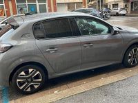 Usata Peugeot 208 Allure 100 kW (136 CV) 2025 Grigio Utilitaria