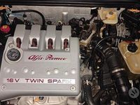 Begagnad Alfa Romeo Spider 144 HK (105 kW) 1999 Svart Cab