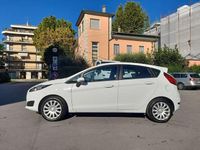 Usata Ford Fiesta 60 CV (44 kW) 2013 Bianco Utilitaria