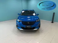 Usata Peugeot e-2008 Allure 56 kW (77 CV) 2021 Blu/azzurro SUV