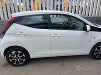 Usata Toyota Aygo 72 CV (52 kW) 2018 Bianco Utilitaria