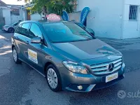 Usata Mercedes B180 Executive 109 CV (80 kW) 2012 Grigio Monovolume