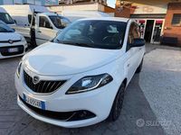 Usata Lancia Ypsilon Gold 69 CV (50 kW) 2022 Bianco Utilitaria