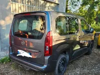 Usata Opel Combo 100 CV (73 kW) 2021 Grigio Monovolume