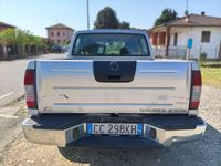 Usata Nissan Navara 133 CV (97 kW) 2002 Argento Pick-up