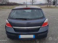 Usata Opel Astra Club 90 CV (66 kW) 2006 Bluazzurro Berlina