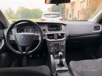Usata Volvo V40 120 CV (88 kW) 2016 Grigio Berlina
