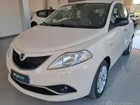 Usata Lancia Ypsilon Gold 69 CV (50 kW) 2017 Beige Utilitaria