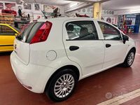 Usata Fiat Punto Young 70 CV (51 kW) 2016 Bianco Berlina