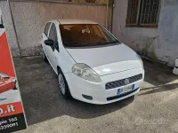 Usata Fiat Grande Punto 65 CV (47 kW) 2007 Bianco Utilitaria