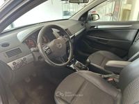 Usata Opel Astra 101 CV (74 kW) 2008 Gray Station wagon