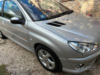 Usata Peugeot 206 110 CV (80 kW) 2004 Grigio Utilitaria