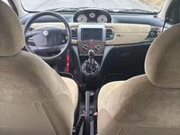 Usata Lancia Ypsilon 80 CV (58 kW) 2004 Nero Utilitaria