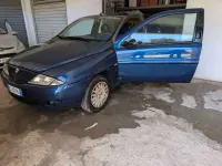 Usata Lancia 2000 60 CV (44 kW) 2003 Blu/azzurro Berlina