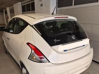 Usata Lancia Ypsilon Gold 69 CV (50 kW) 2016 Bianco Utilitaria