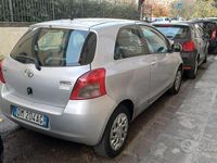 Usata Toyota Yaris 69 CV (50 kW) 2007 Grigio Utilitaria